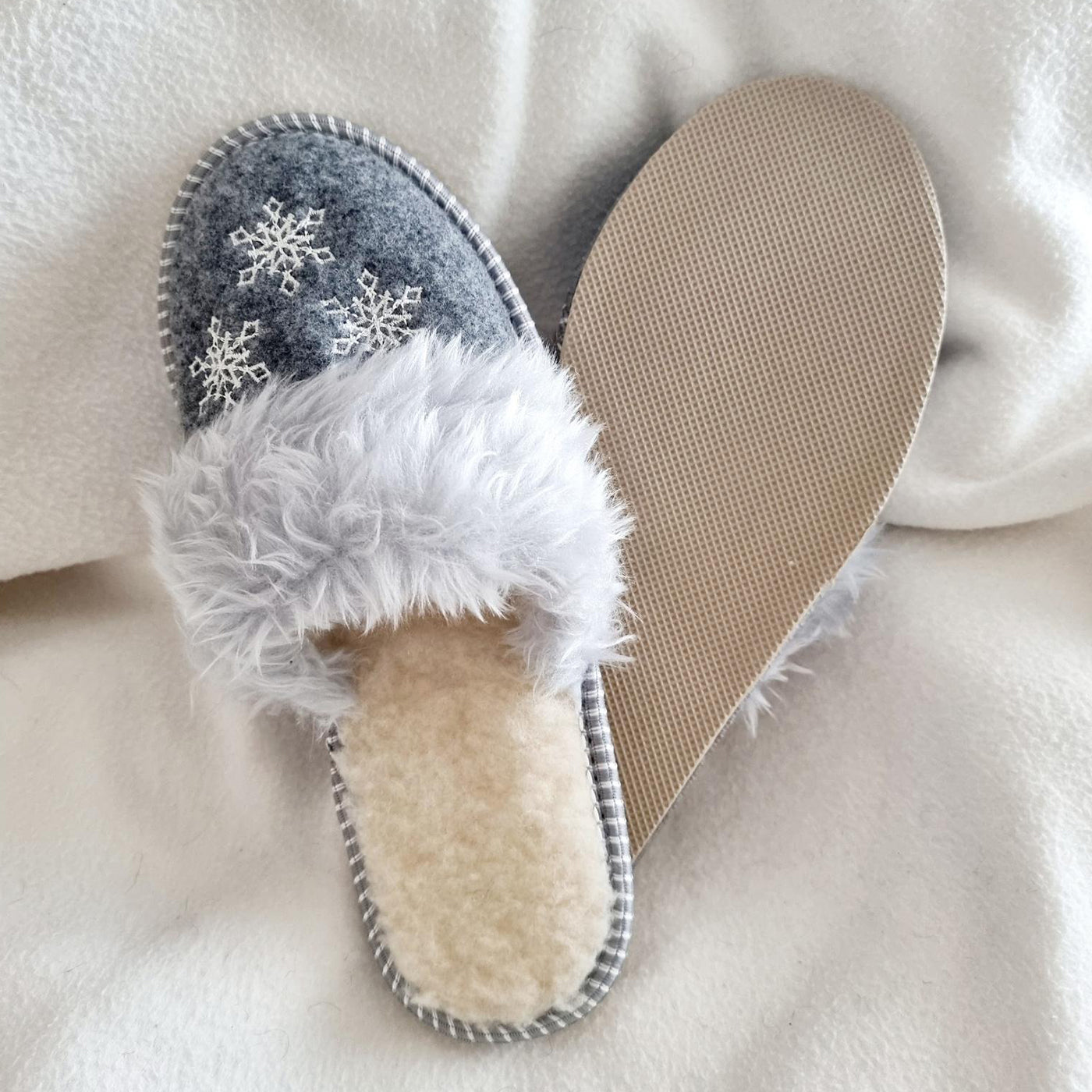 Warme Filzpantoffeln mit Schafwolle SNOW
