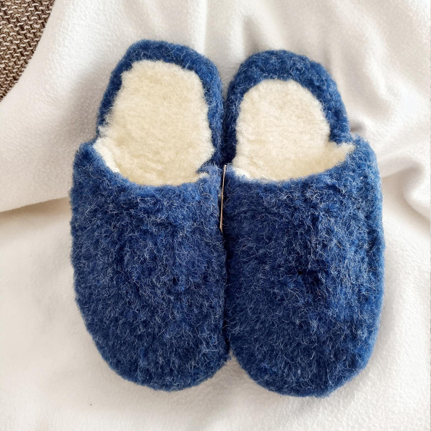 kuschelige Pantoffeln aus Schafwolle Farbe blau